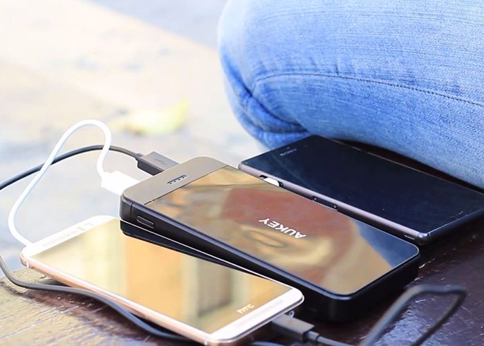 Amazon, sconti sino al 73% per tre power bank Aukey, RAVPower e Floureon