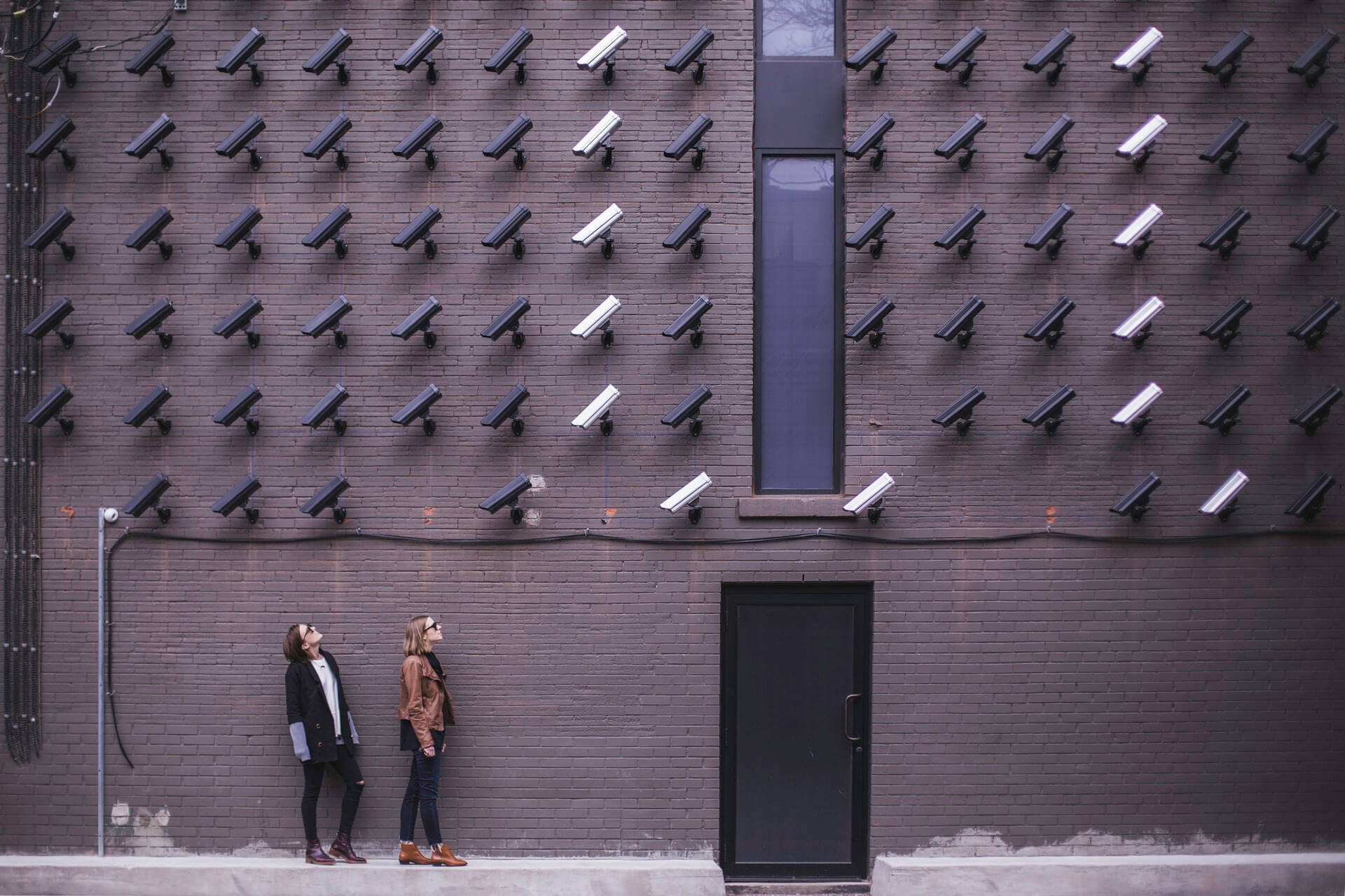 In Germania la libertà di espressione e crittografia è in pericolo, Instagram copia e chiude (no, non Snapchat) e altre 35 notizie e video della settimana